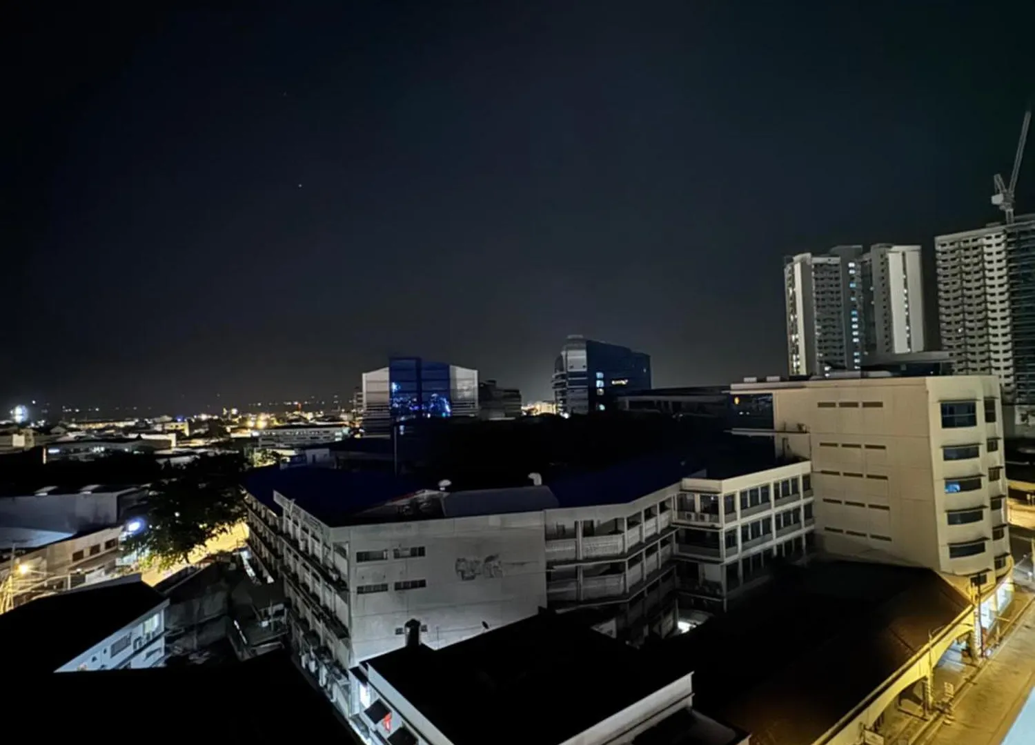 Vivaldi Residences In Davao City Near Roxas Night Market Aparthotel