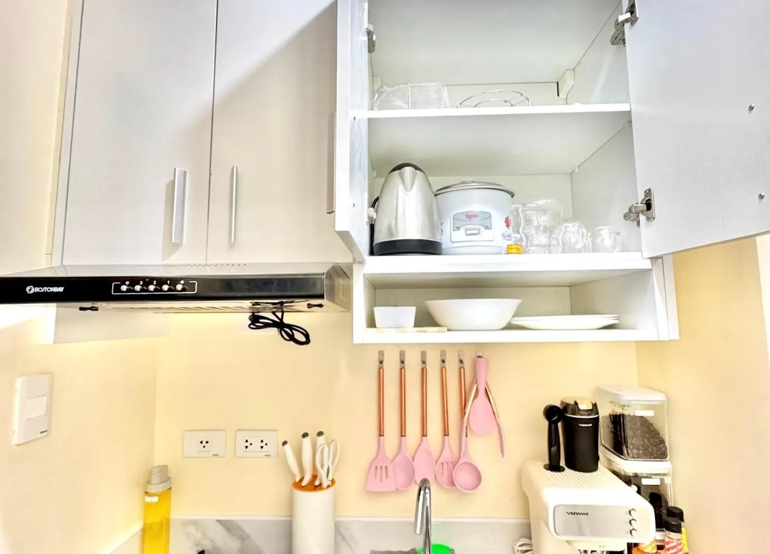 Aparthotel Vivaldi Residences In Davao City Near Roxas Night Market Filippine