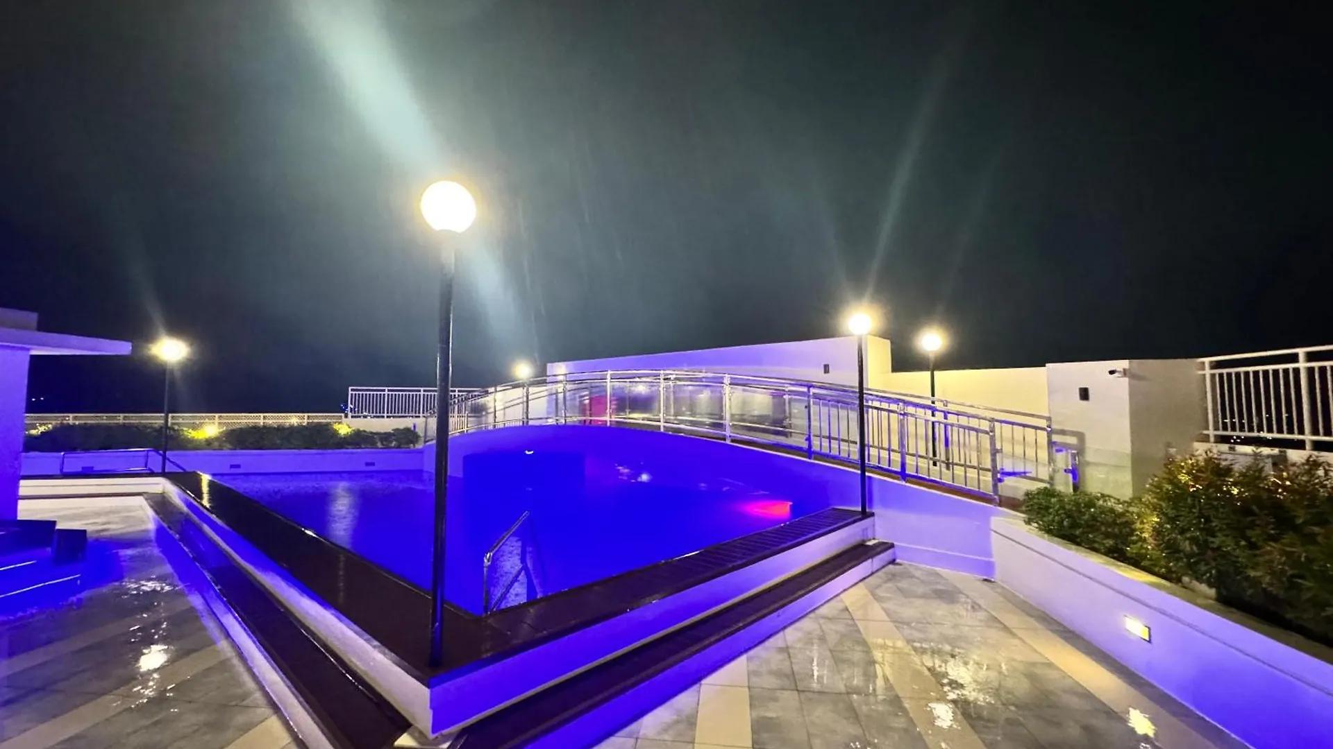 Vivaldi Residences In Davao City Near Roxas Night Market 0*,  Filippine